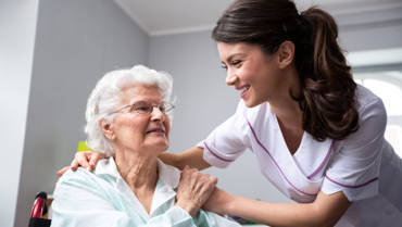 7 Signs Your Aging Loved Ones Need Home Care