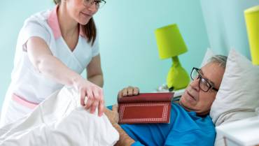 Live-In Care vs 24-Hour Care: Know the Difference