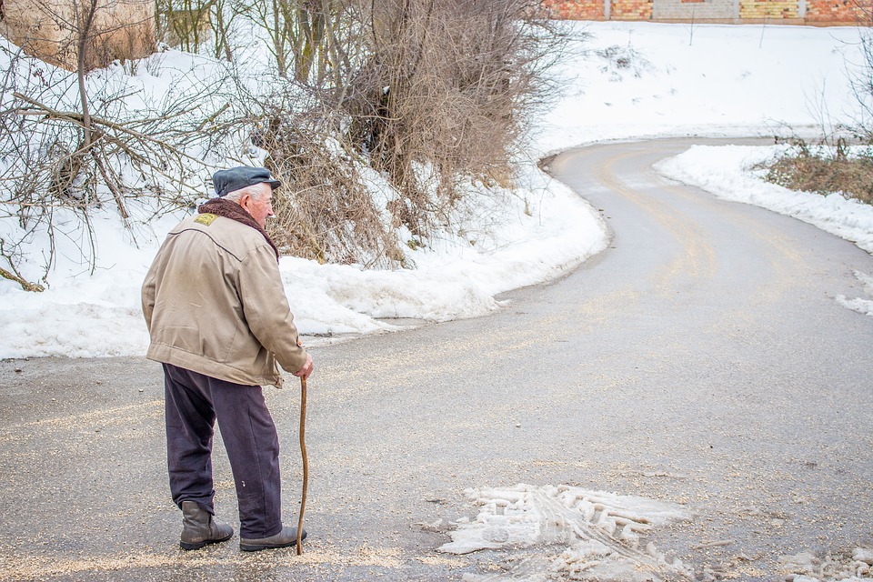 Cold-Weather-Senior-Walking
