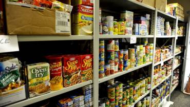 Assisting Hands Schaumburg Donates to Food Pantry