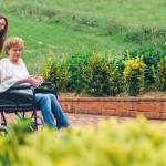 5 Pros and Cons of Living with an Aging Parent